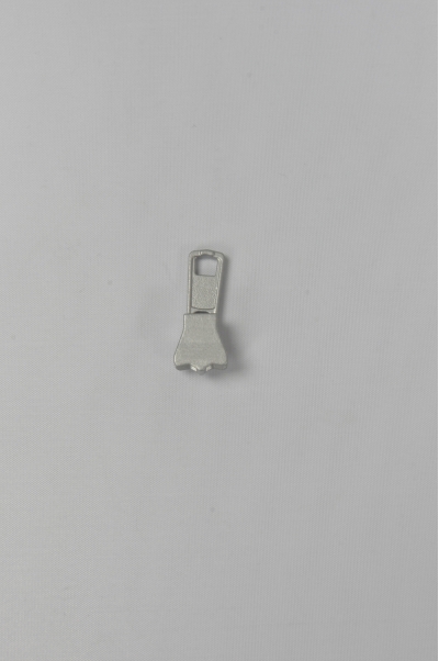 ZIP104  銀色金屬拉鏈頭 側面照